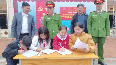 Học sinh ký cam kết phòng chống cháy nổ trong dịp trước và sau tết nguyên đán 2026